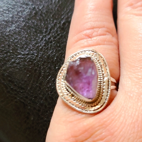 Amathyst Sterling Silver Ring - Picture 2 of 7